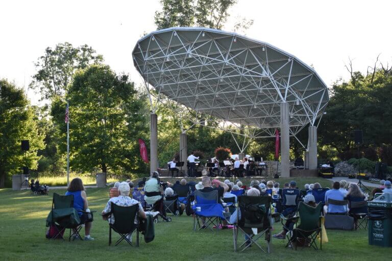 Symphony plays at Overlander Bandshell
