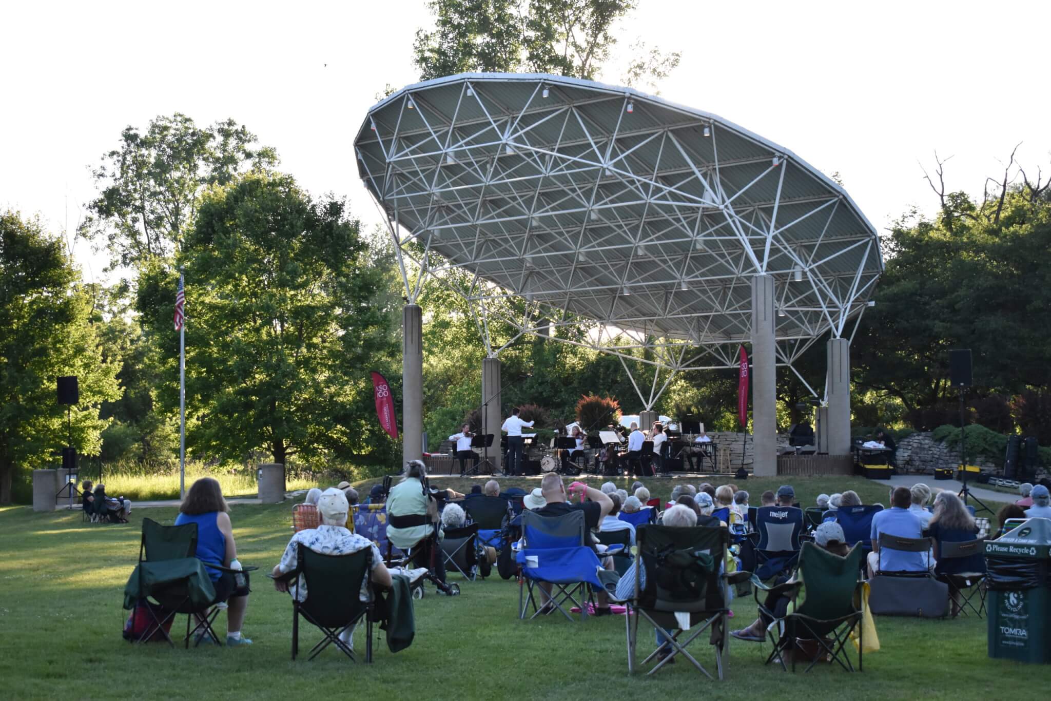 Symphony plays at Overlander Bandshell